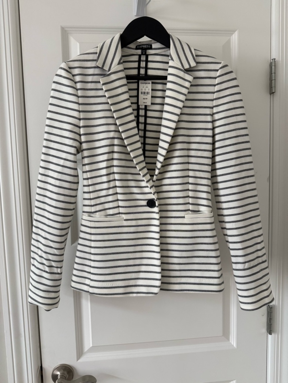 Express Women’s White and Black Striped Single-Button Blazer XS